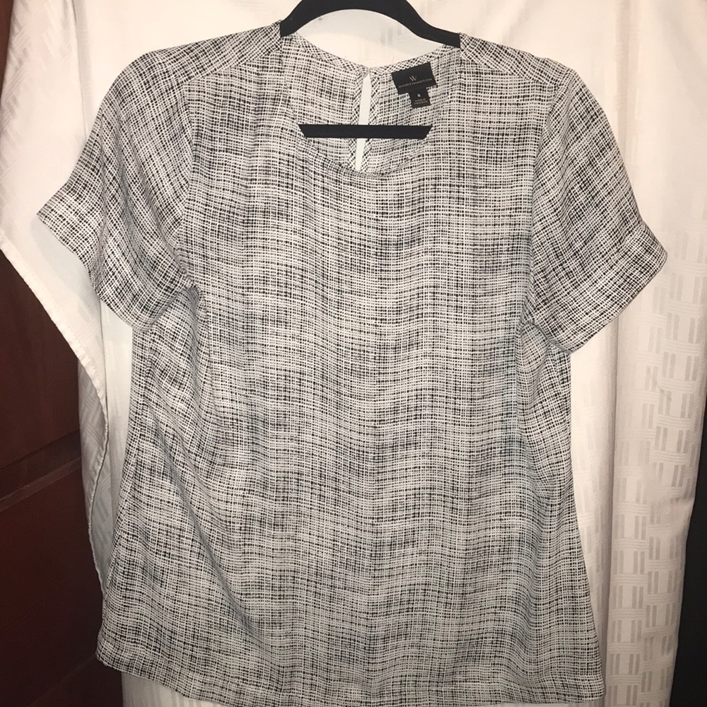 Black and white blouse !